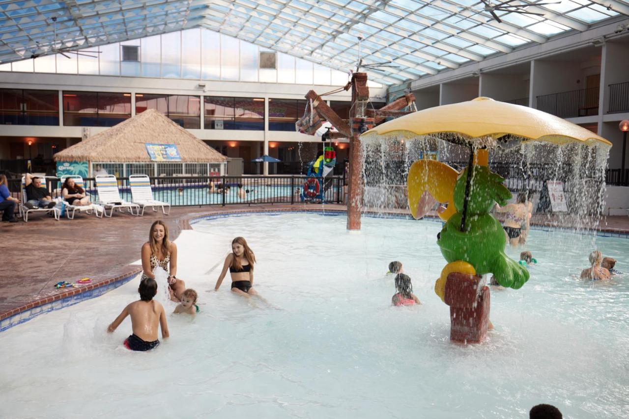 Adventureland Inn Altoona Bagian luar foto